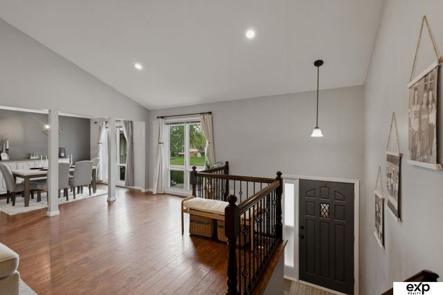 815 Juniper Circle, Papillion, NE 68046