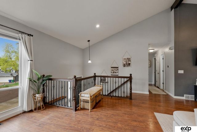 815 Juniper Circle, Papillion, NE 68046