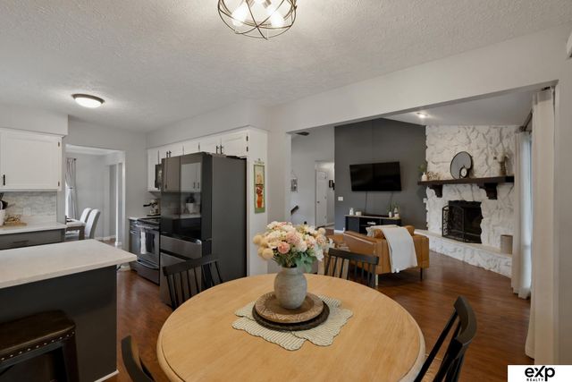 815 Juniper Circle, Papillion, NE 68046