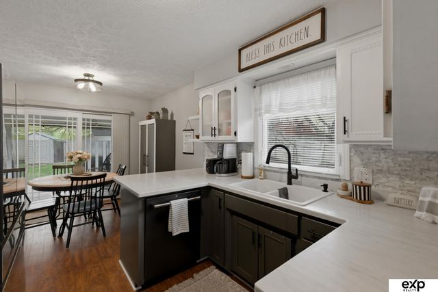 815 Juniper Circle, Papillion, NE 68046
