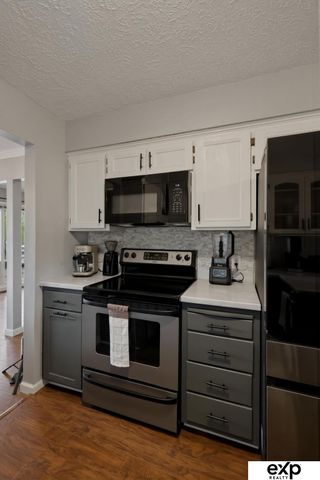 815 Juniper Circle, Papillion, NE 68046