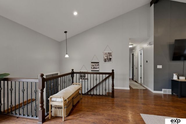 815 Juniper Circle, Papillion, NE 68046
