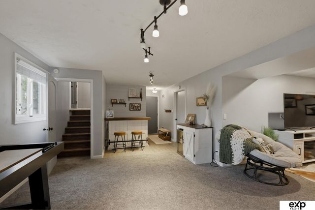 815 Juniper Circle, Papillion, NE 68046