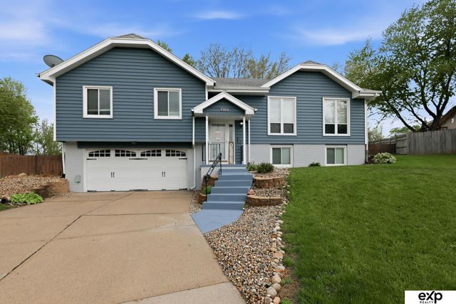 815 Juniper Circle, Papillion, NE 68046