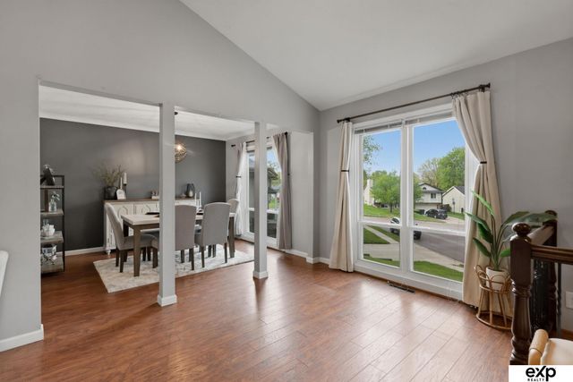 815 Juniper Circle, Papillion, NE 68046