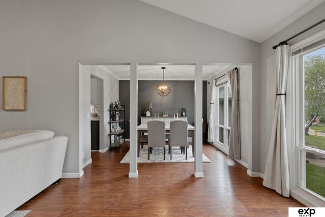 815 Juniper Circle, Papillion, NE 68046