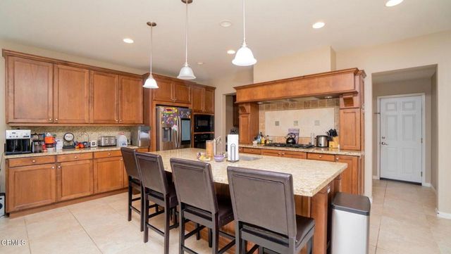 3825 American Elm Road, San Bernardino, CA 92407