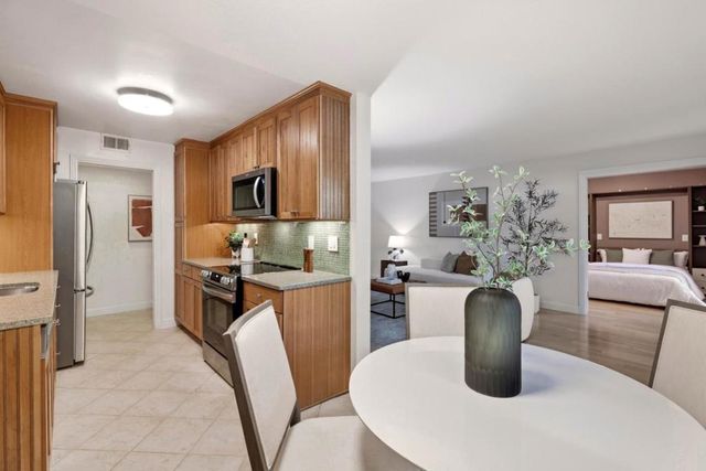 2323 Eastridge Avenue 512, Menlo Park, CA 94025