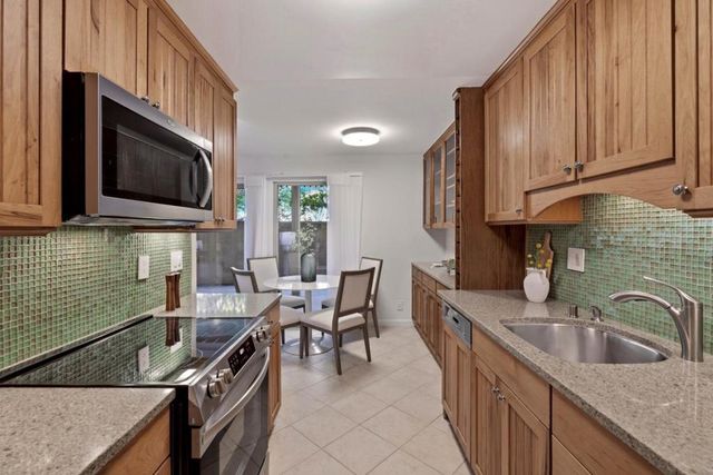 2323 Eastridge Avenue 512, Menlo Park, CA 94025