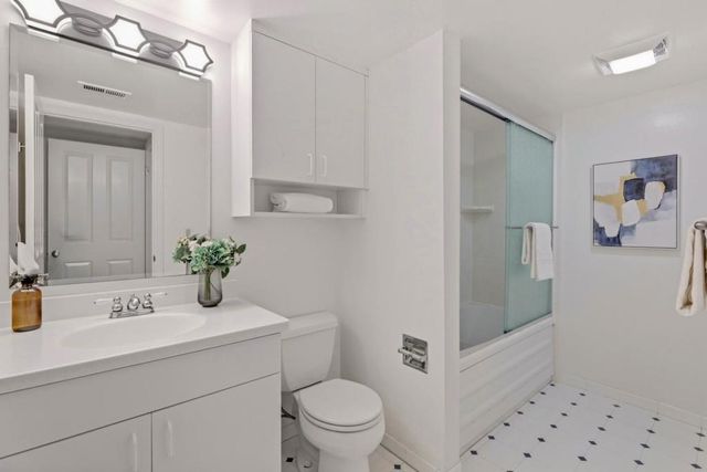 2323 Eastridge Avenue 512, Menlo Park, CA 94025