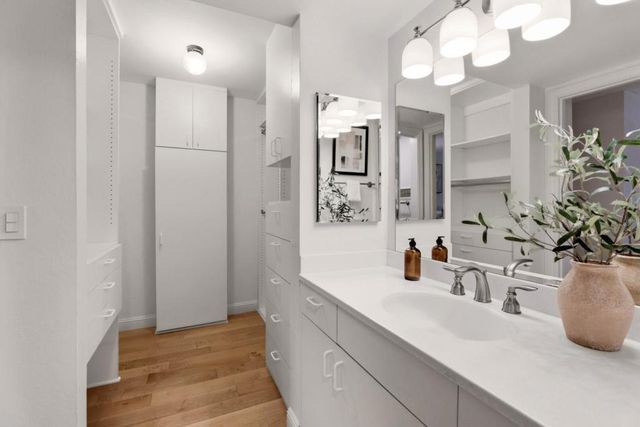 2323 Eastridge Avenue 512, Menlo Park, CA 94025