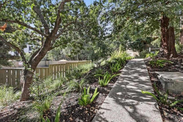 2323 Eastridge Avenue 512, Menlo Park, CA 94025
