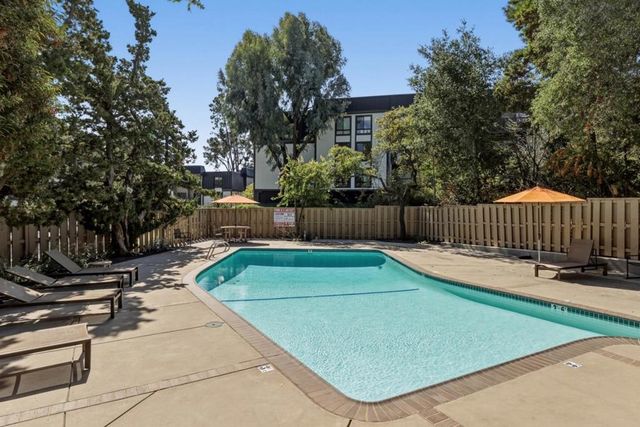 2323 Eastridge Avenue 512, Menlo Park, CA 94025