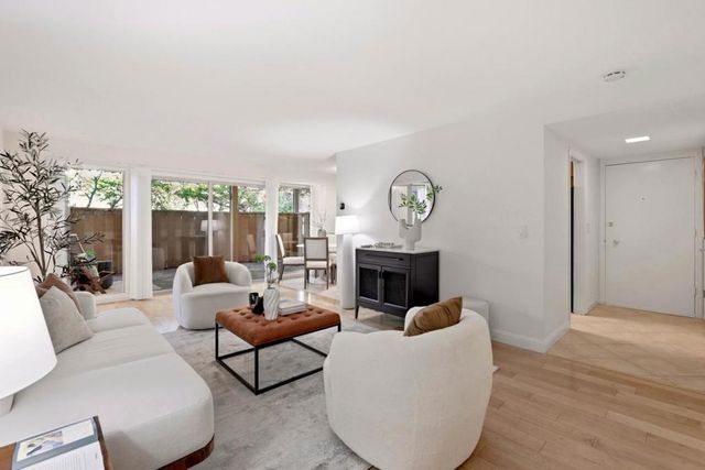 2323 Eastridge Avenue 512, Menlo Park, CA 94025