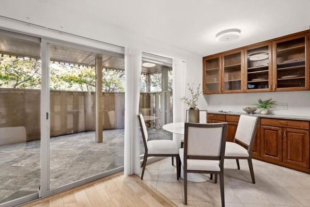 2323 Eastridge Avenue 512, Menlo Park, CA 94025