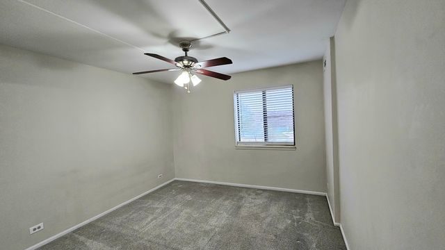 1460 Fairlane Drive 329, Schaumburg, IL 60193