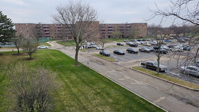 1460 Fairlane Drive 329, Schaumburg, IL 60193