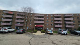 1460 Fairlane Drive 329, Schaumburg, IL 60193