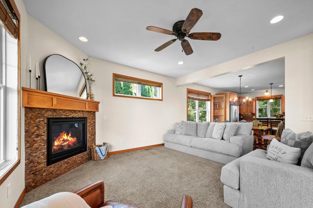 15692 Enfield Avenue N, Hugo, MN 55038