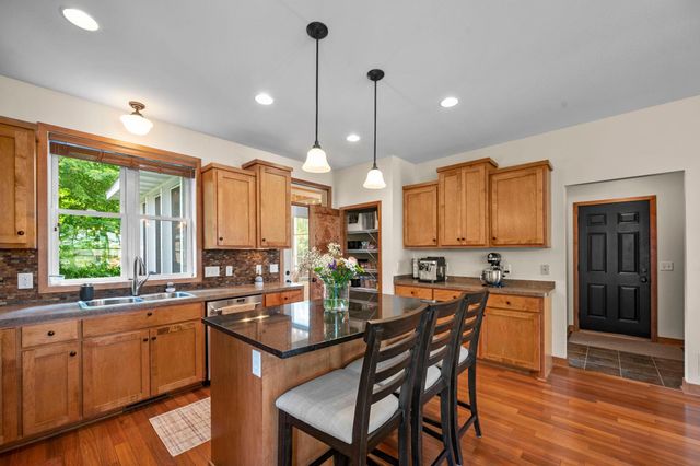 15692 Enfield Avenue N, Hugo, MN 55038