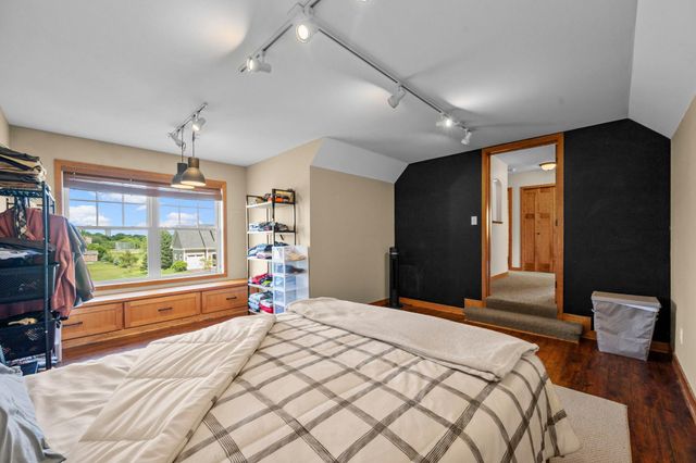 15692 Enfield Avenue N, Hugo, MN 55038