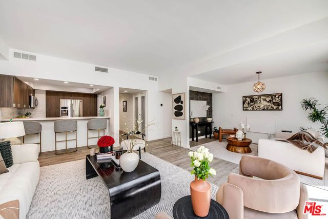 7135 Hollywood Boulevard 305, Los Angeles, CA 90046
