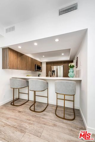 7135 Hollywood Boulevard 305, Los Angeles, CA 90046