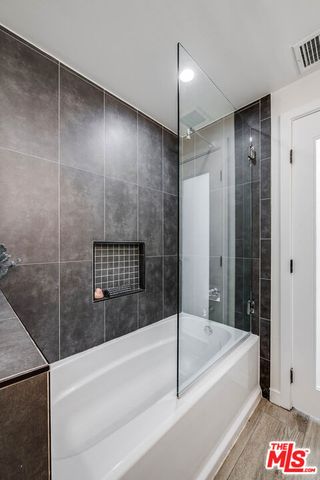 7135 Hollywood Boulevard 305, Los Angeles, CA 90046