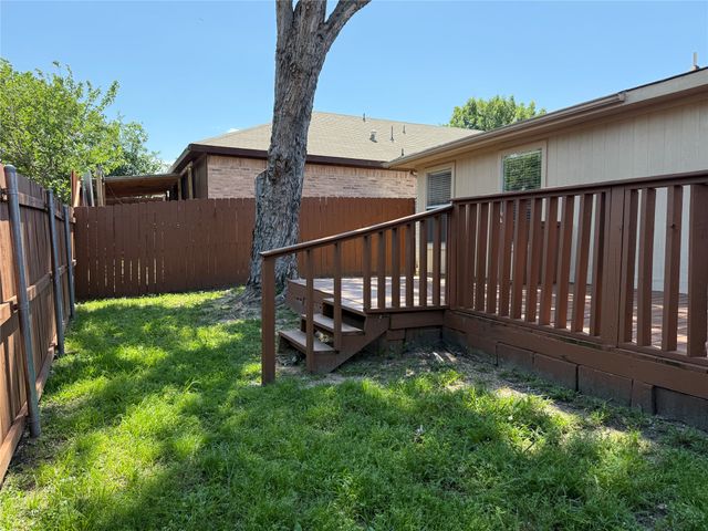 10239 Blackjack Oaks Drive, Dallas, TX 75227