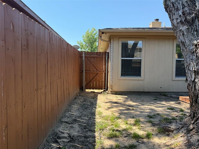 10239 Blackjack Oaks Drive, Dallas, TX 75227