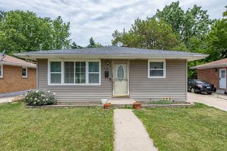 2528 Lucia Avenue, Waukegan, IL 60085