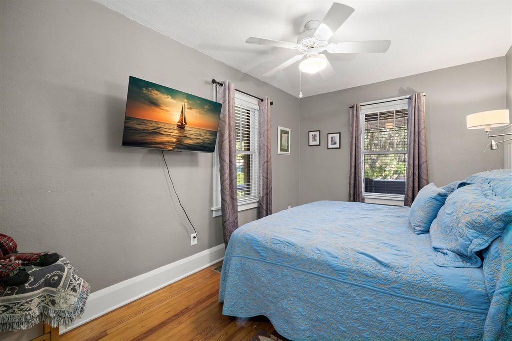 Image 14 of property listing at 1035 E ROBSON STREET, Tampa, FL 33604