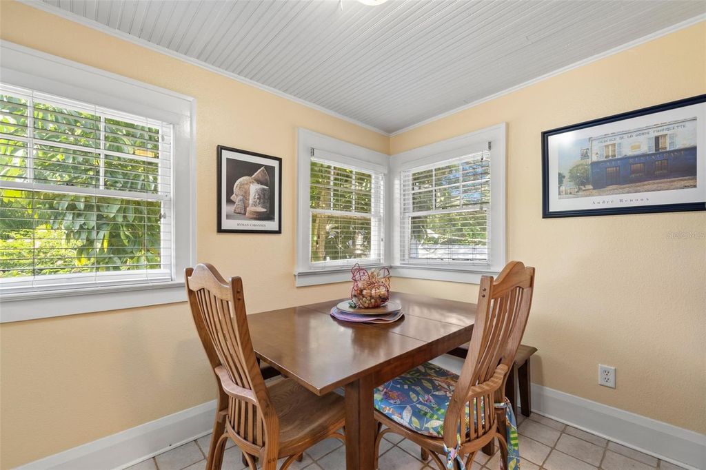 Image 22 of property listing at 1035 E ROBSON STREET, Tampa, FL 33604