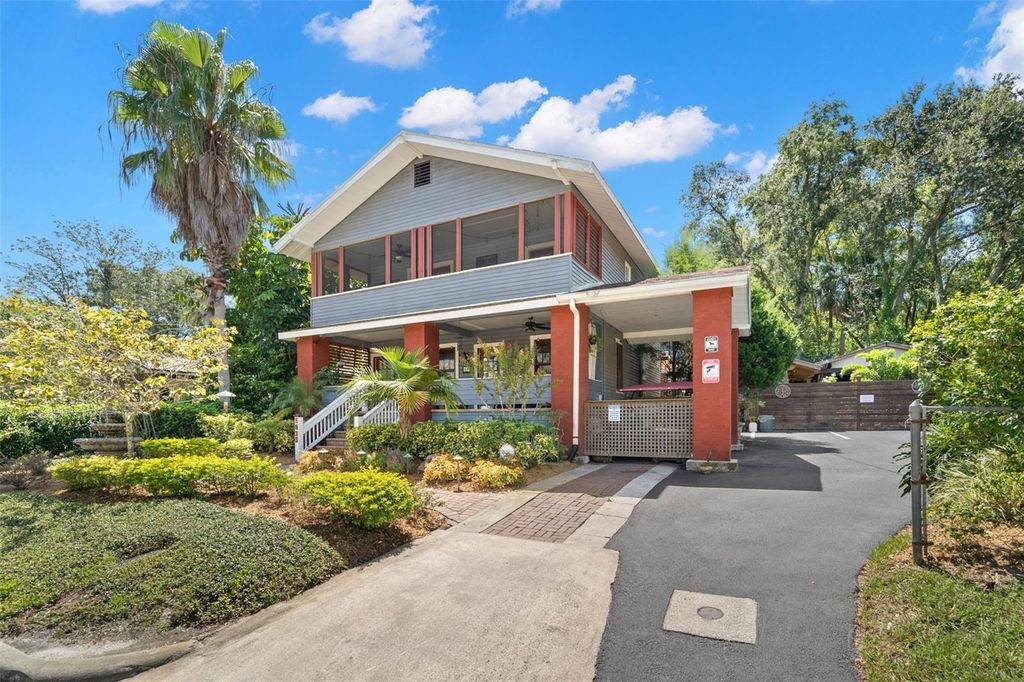 Image 4 of property listing at 1035 E ROBSON STREET, Tampa, FL 33604