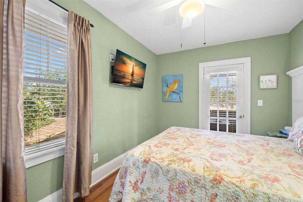 Image 33 of property listing at 1035 E ROBSON STREET, Tampa, FL 33604