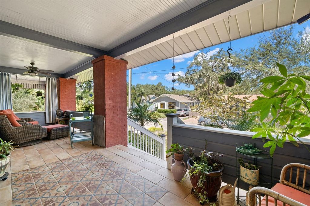 Image 5 of property listing at 1035 E ROBSON STREET, Tampa, FL 33604