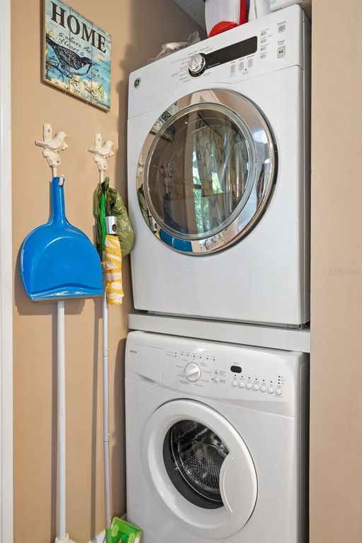 Image 42 of property listing at 1035 E ROBSON STREET, Tampa, FL 33604