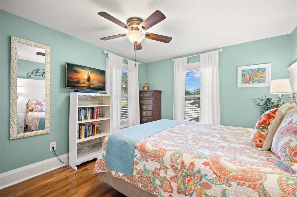 Image 43 of property listing at 1035 E ROBSON STREET, Tampa, FL 33604