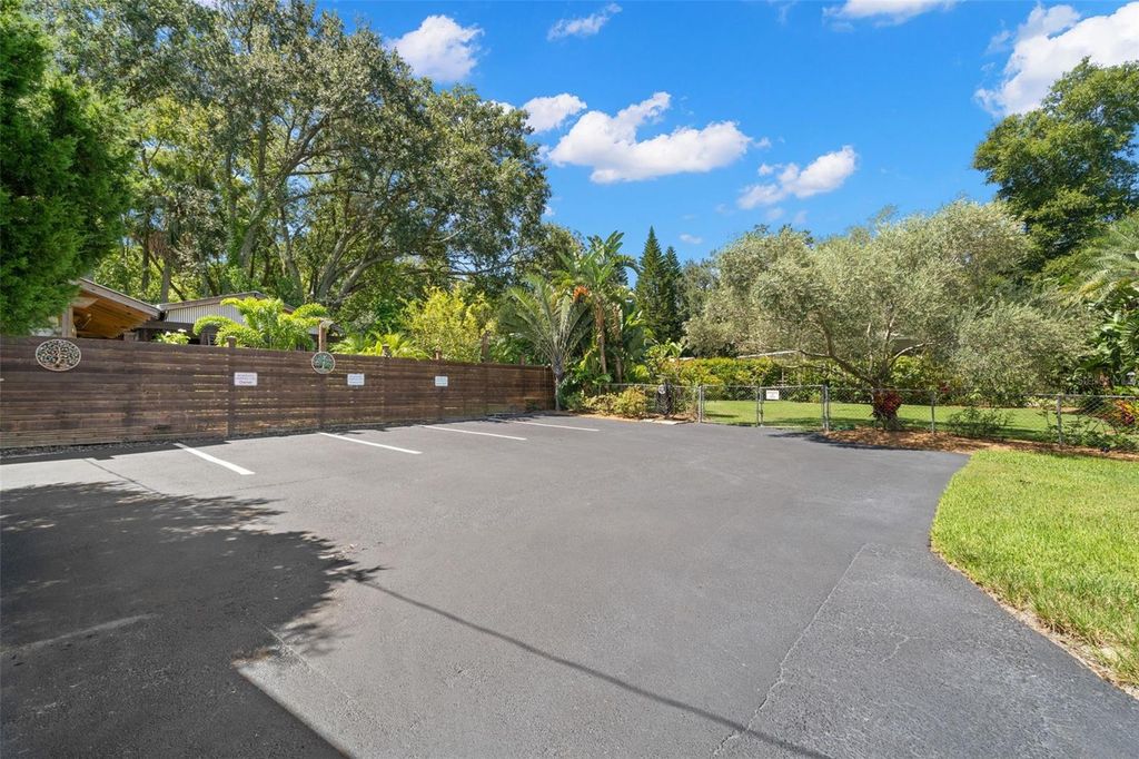 Image 47 of property listing at 1035 E ROBSON STREET, Tampa, FL 33604