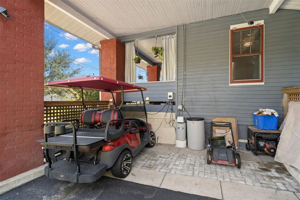 Image 48 of property listing at 1035 E ROBSON STREET, Tampa, FL 33604