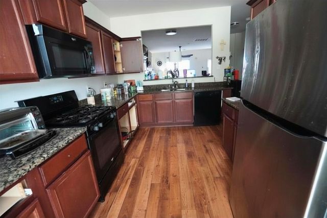 1835 Garnet Breeze Drive, Rosharon, TX 77583