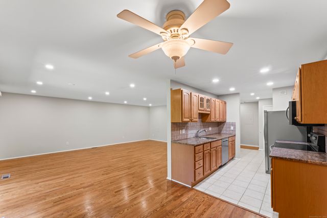 245 Hamilton Avenue 1, Stamford, CT 06902