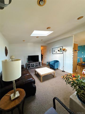 15 Maple Street, West Babylon, NY 11704