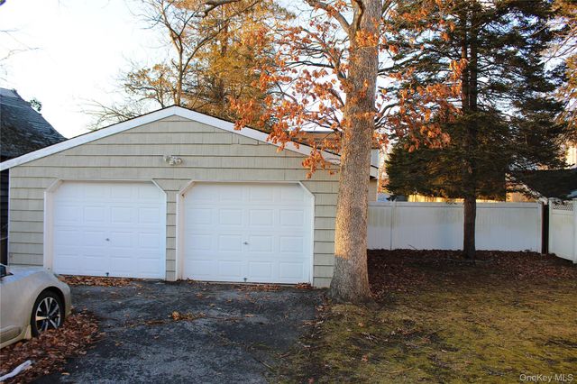 15 Maple Street, West Babylon, NY 11704