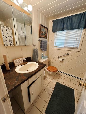 15 Maple Street, West Babylon, NY 11704