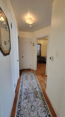 28205 Kaufman Street, Roseville, MI 48066