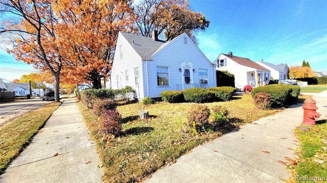 28205 Kaufman Street, Roseville, MI 48066