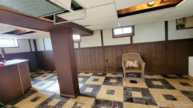 28205 Kaufman Street, Roseville, MI 48066