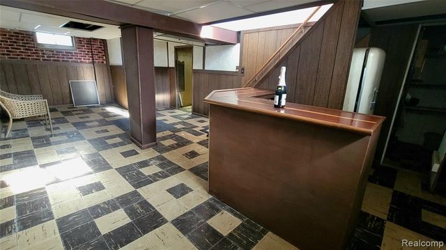 28205 Kaufman Street, Roseville, MI 48066