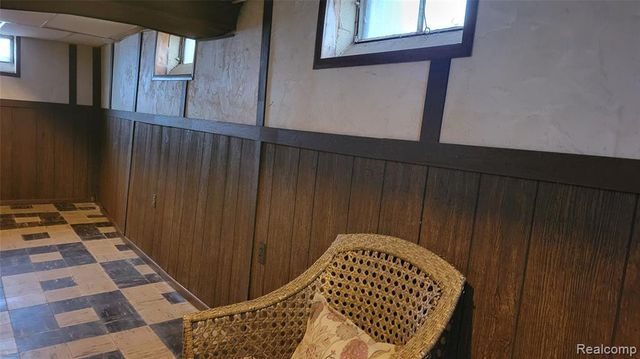 28205 Kaufman Street, Roseville, MI 48066